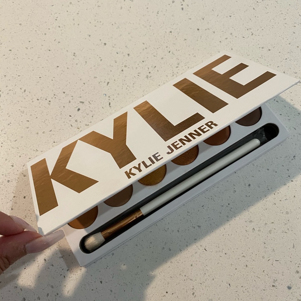 Kylie ❤️ The Bronze Extended Palette